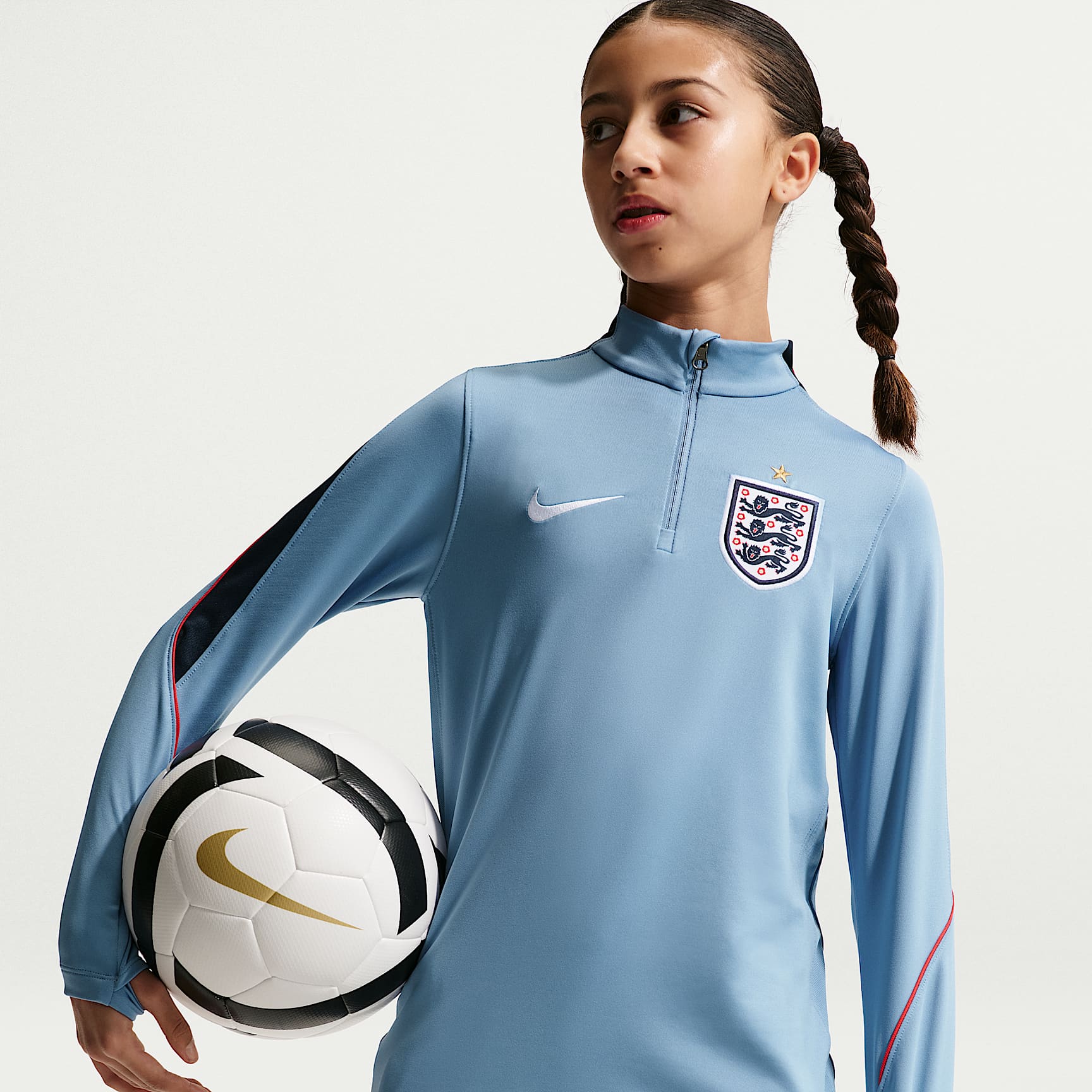 Playera de entrenamiento de fútbol Nike Dri-FIT para niños talla grande England Strike – Azul de trabajo/Obsidiana/Blanco – vista 2