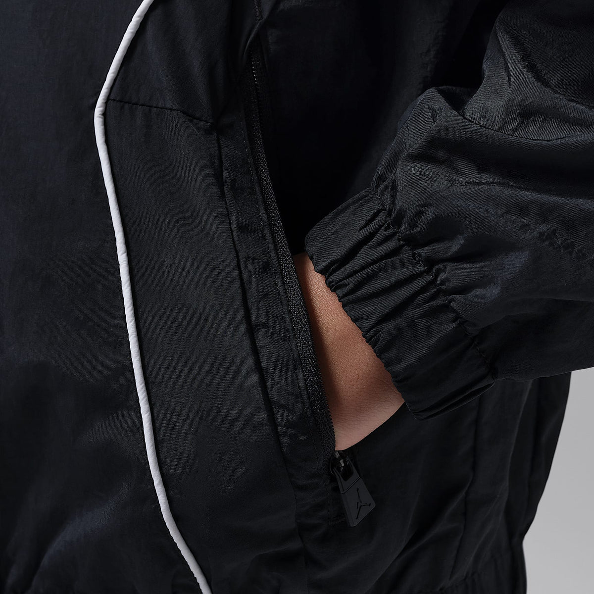 Chamarra Draft Essential para niños talla pequeña Jordan – Negro – vista 5