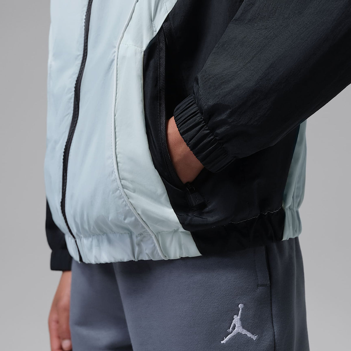 Chamarra Draft Essential para niños talla grande Jordan – Halo – vista 5