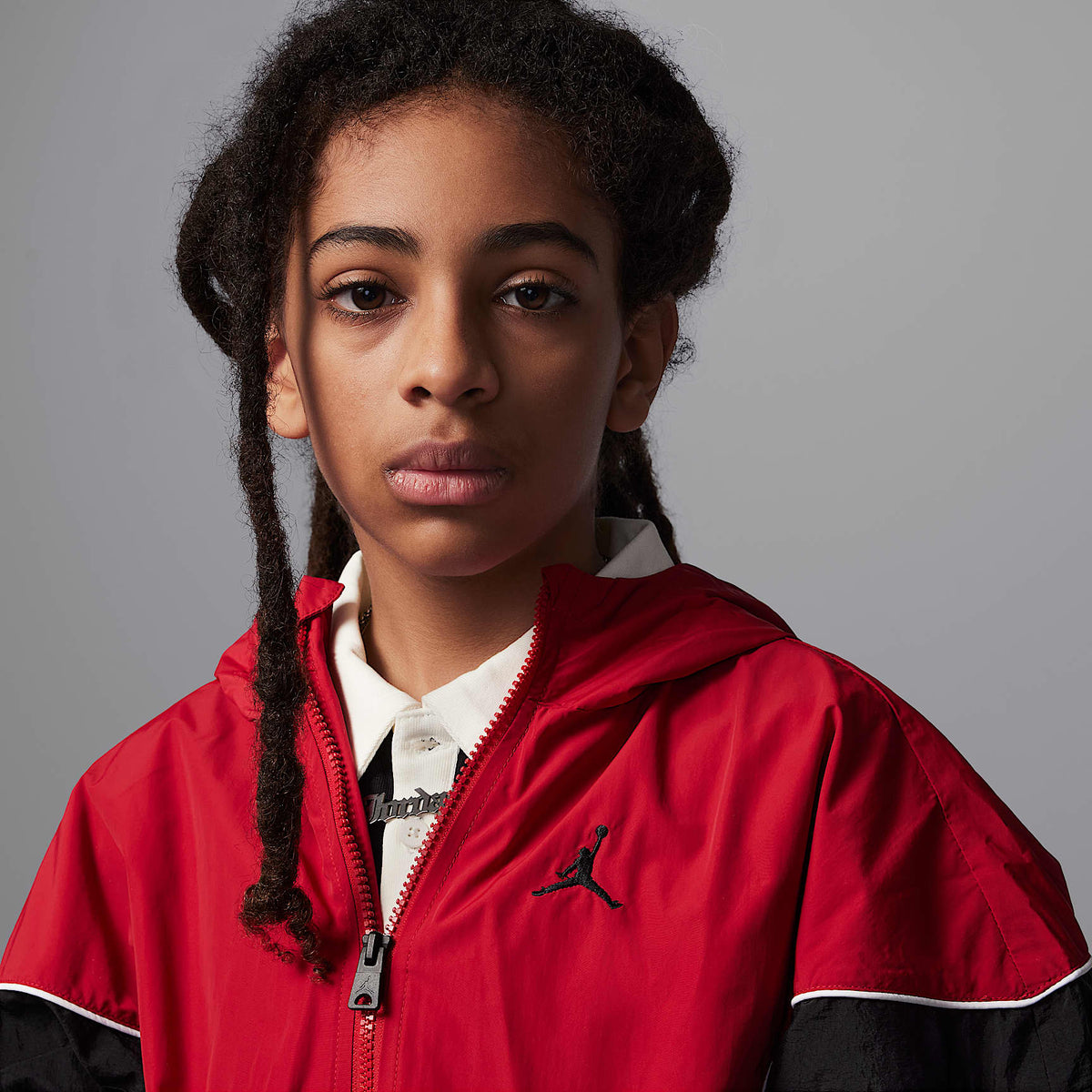 Chamarra Draft Essential para niños talla grande Jordan – Rojo gimnasio – vista 3
