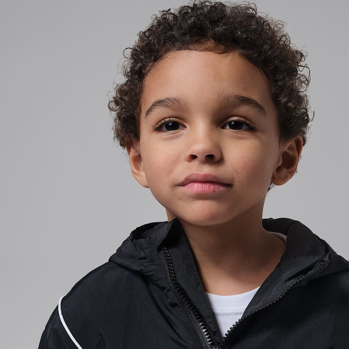 Chamarra Draft Essential para niños talla pequeña Jordan – Negro – vista 3