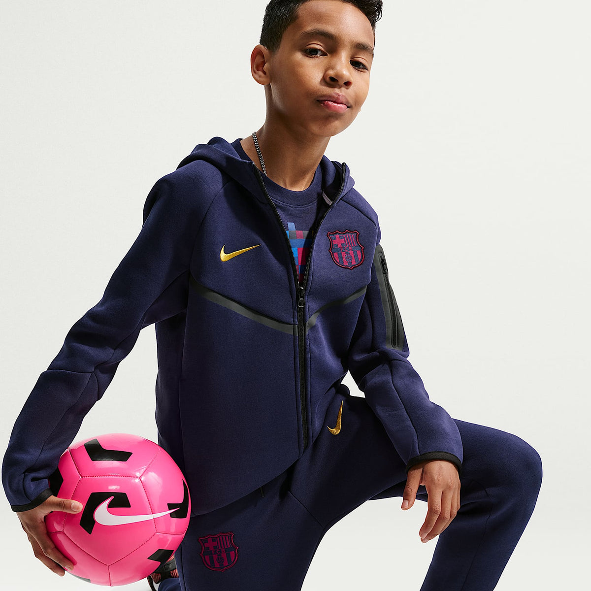 Sudadera con gorro de fútbol Nike de cierre completo para niño talla grande FC Barcelona Tech Fleece – Azul oscuro/Amarillo mineral – vista 3