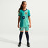 Camiseta de futbol Nike Dri-FIT para niños talla grande de FC Barcelona alternativo 2026/27 Stadium – Escarcha verde/Escarcha verde/Rojo gimnasio/Azul fiel – vista 6