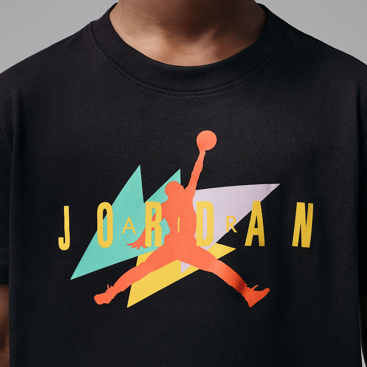 Conjunto de dos piezas de shorts tie-dye Festival para niños talla pequeña Jordan – Limón lavado – vista 5