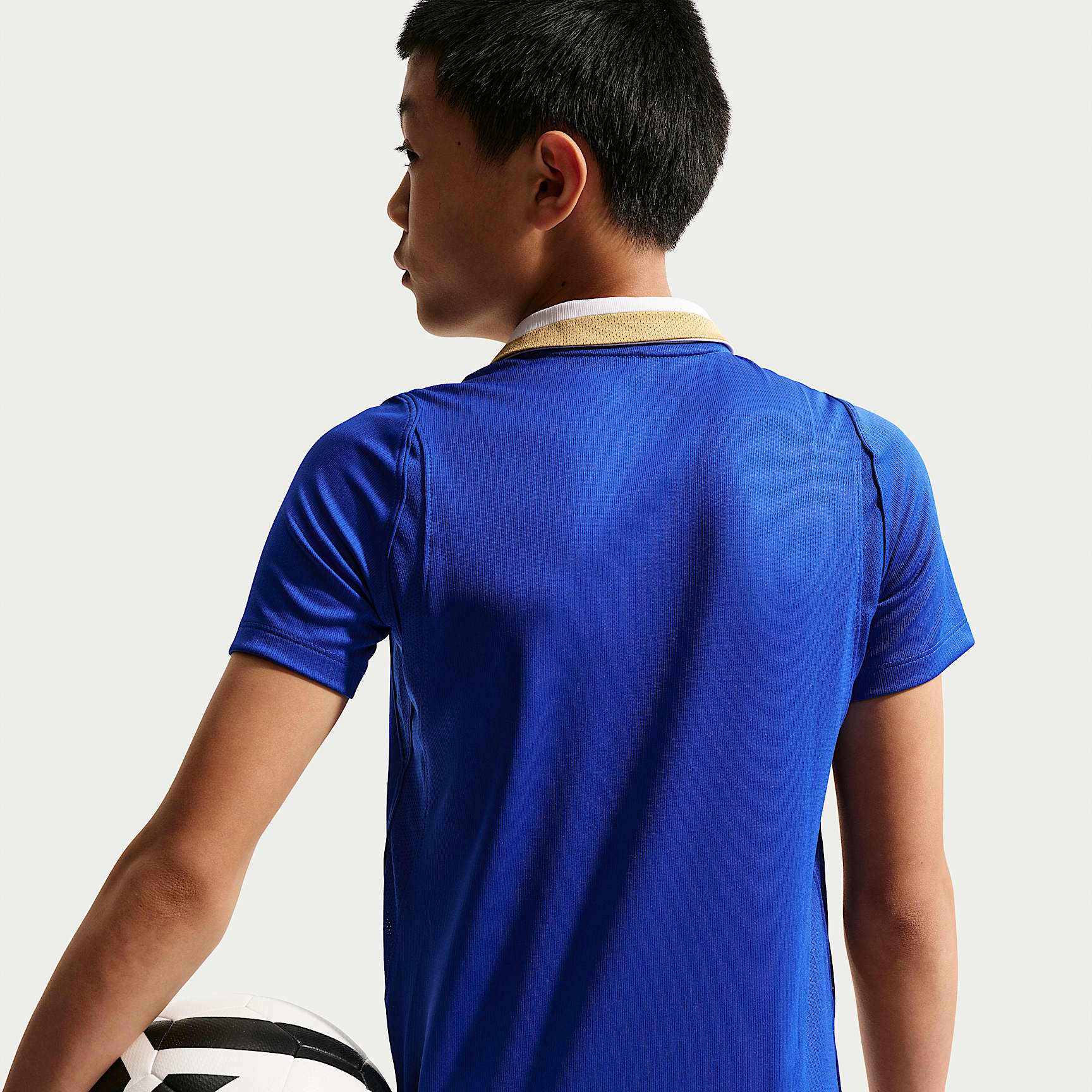 Jersey de fútbol Nike Dri-FIT Replica para niños talla grande Finland 2026 Stadium Away – Hiperazul/Blanco – vista 2