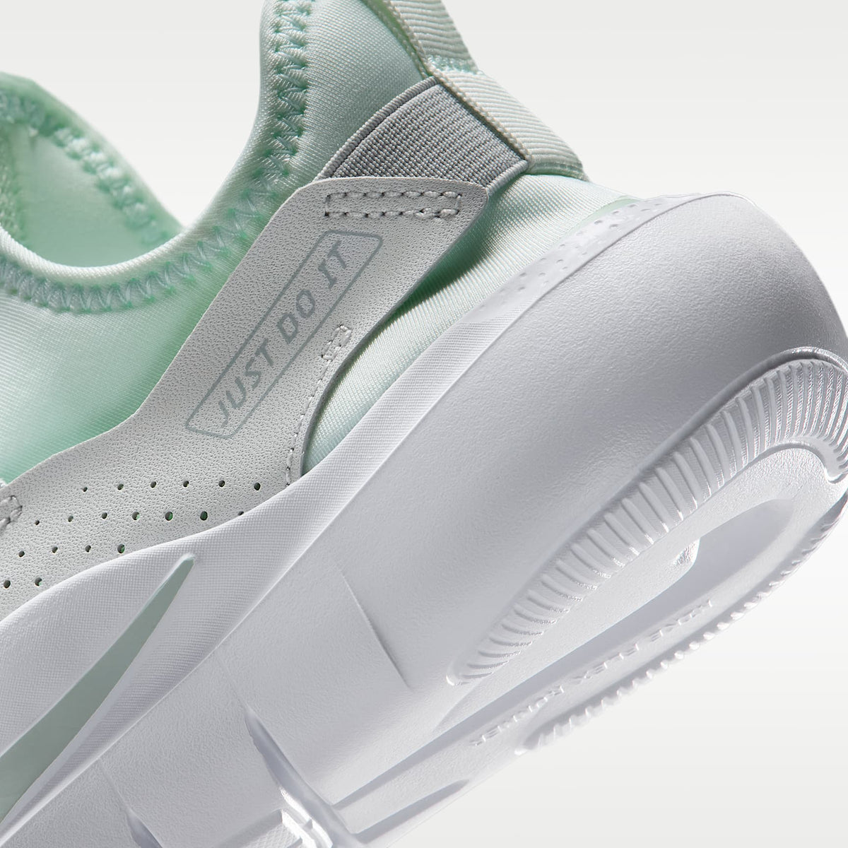 Nike Flex Runner 4 – Verde ligero/Polvo fotón/Blanco/Plata claro – vista 8