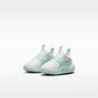 Nike Flex Runner 4 – Blanco cumbre/Verde ártico/Verde ligero/Polvo fotón – vista 5
