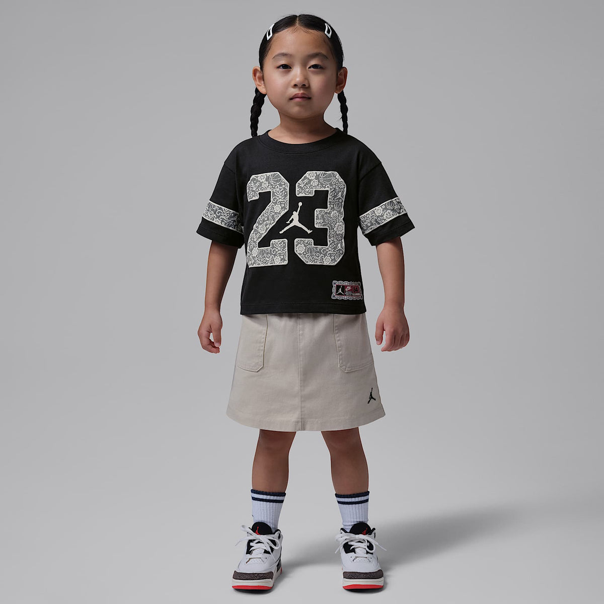 Playera de encaje floral para niños talla pequeña Jordan – Sombrío apagado – vista 6