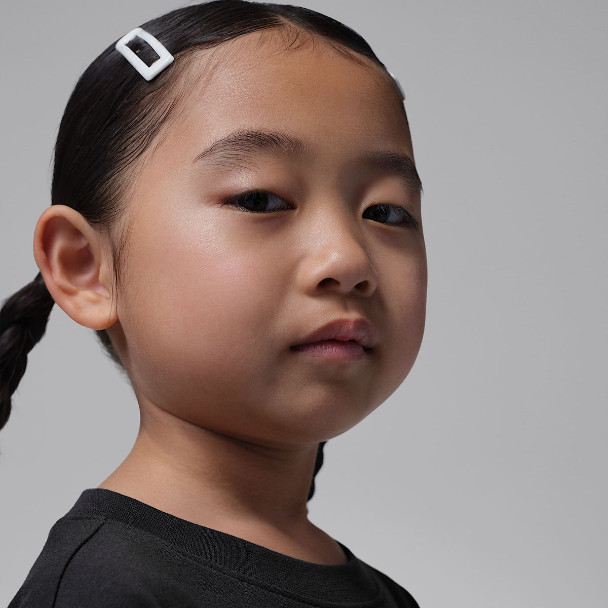Playera de encaje floral para niños talla pequeña Jordan – Sombrío apagado – vista 3