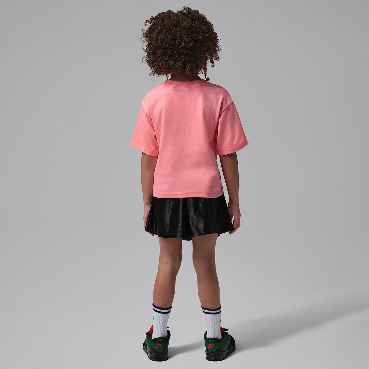 Conjunto de 2 piezas con shorts Flowy Durasheen para niños talla pequeña Jordan – Negro – vista 2