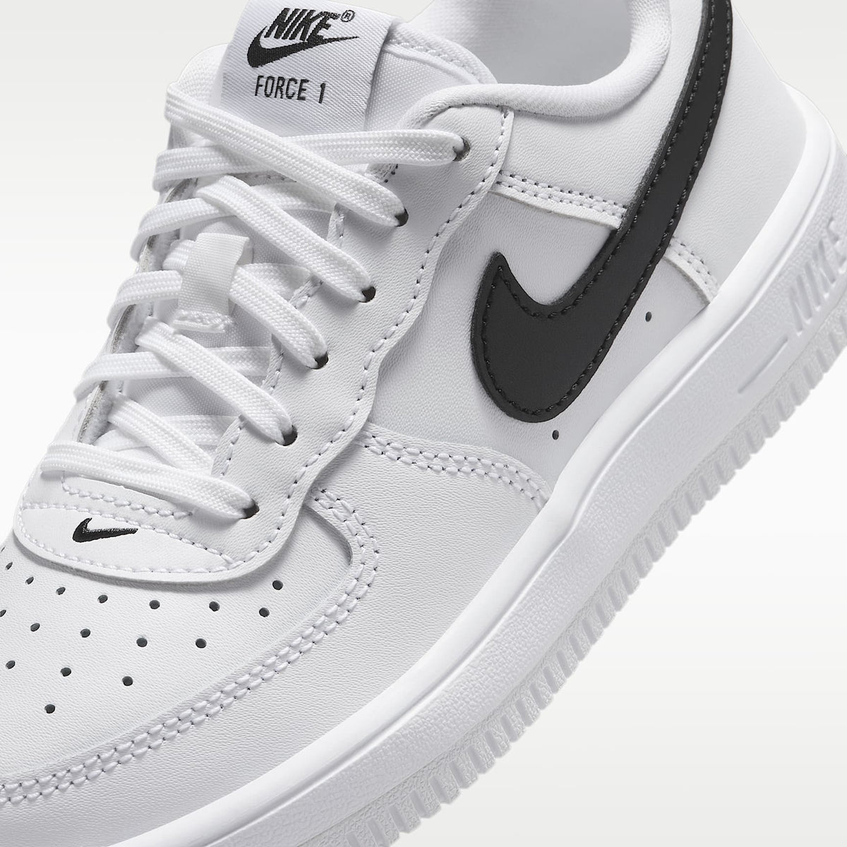 Nike Force 1 Low – Blanco/Negro – vista 7