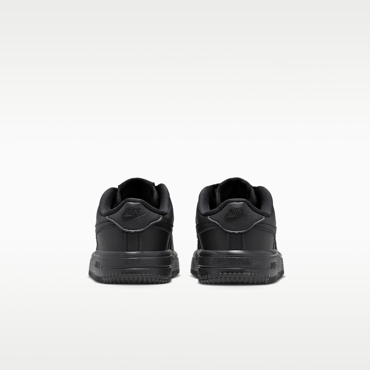 Nike Force 1 Low – Negro/Negro/Negro/Negro – vista 6
