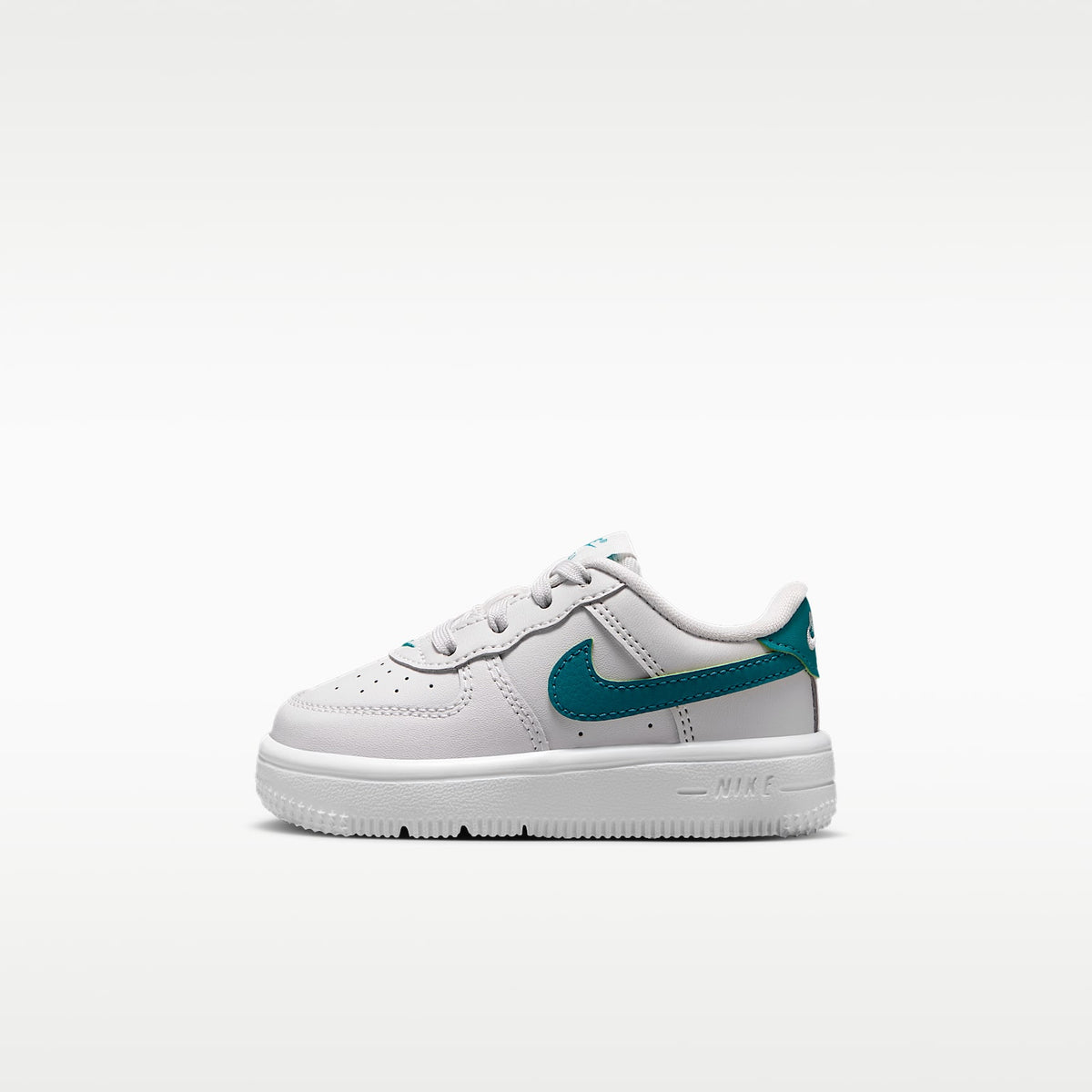 Nike Force 1 Low – Tinte platino/Blanco/Energía – vista 1