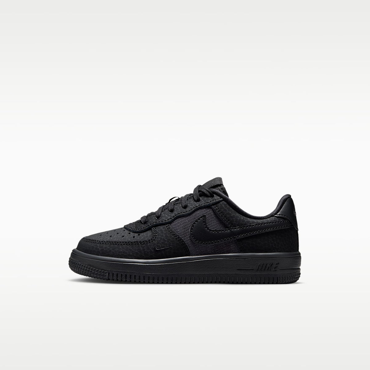 Nike Force 1 Low – Negro/Negro/Negro – vista 1