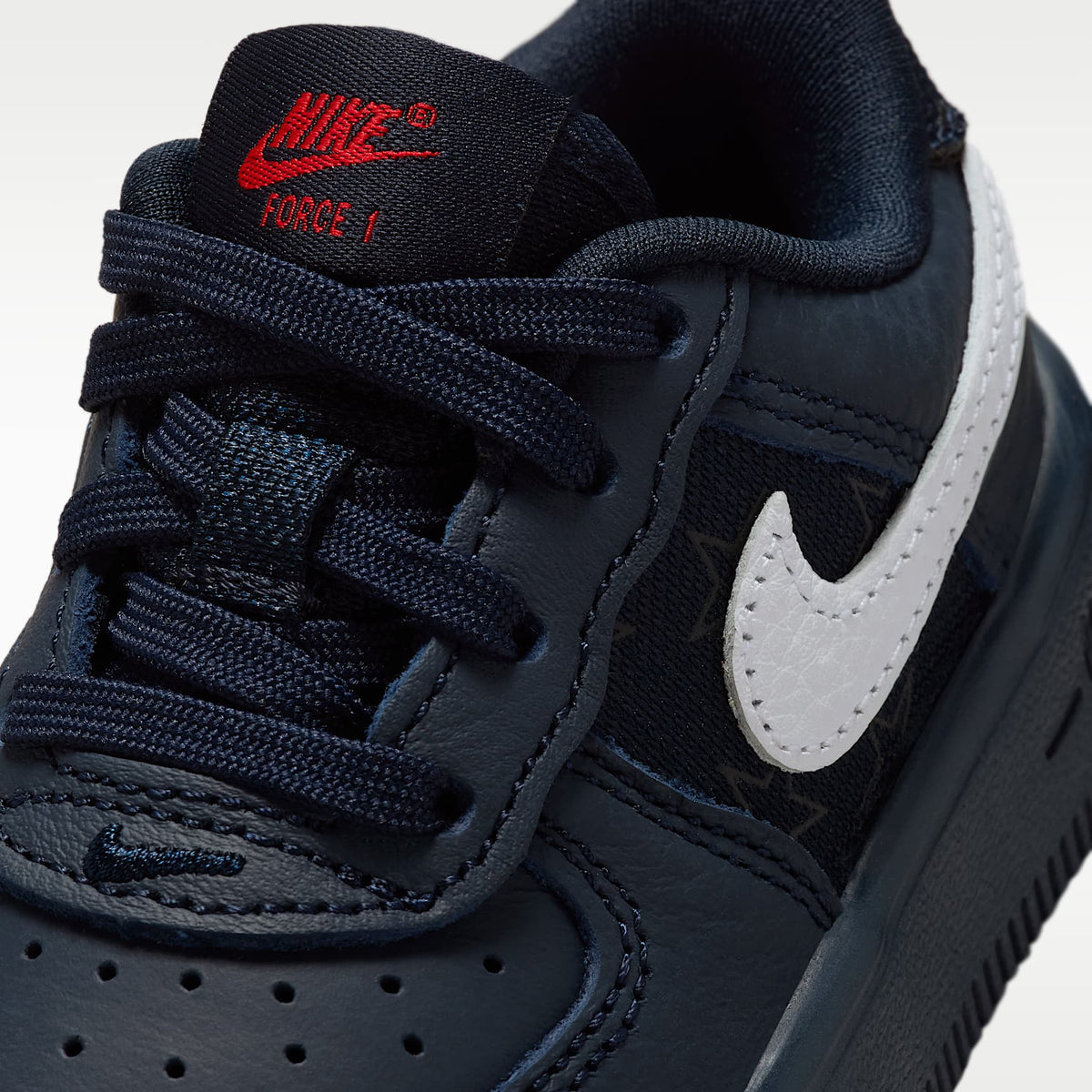 Nike Force 1 Low – Obsidiana oscuro/Negro/Rojo universitario/Blanco – vista 7