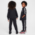 Conjunto de 2 piezas de cierre completo y cinta con logotipos para niños talla pequeña Nike Dri-FIT – Negro – vista 2
