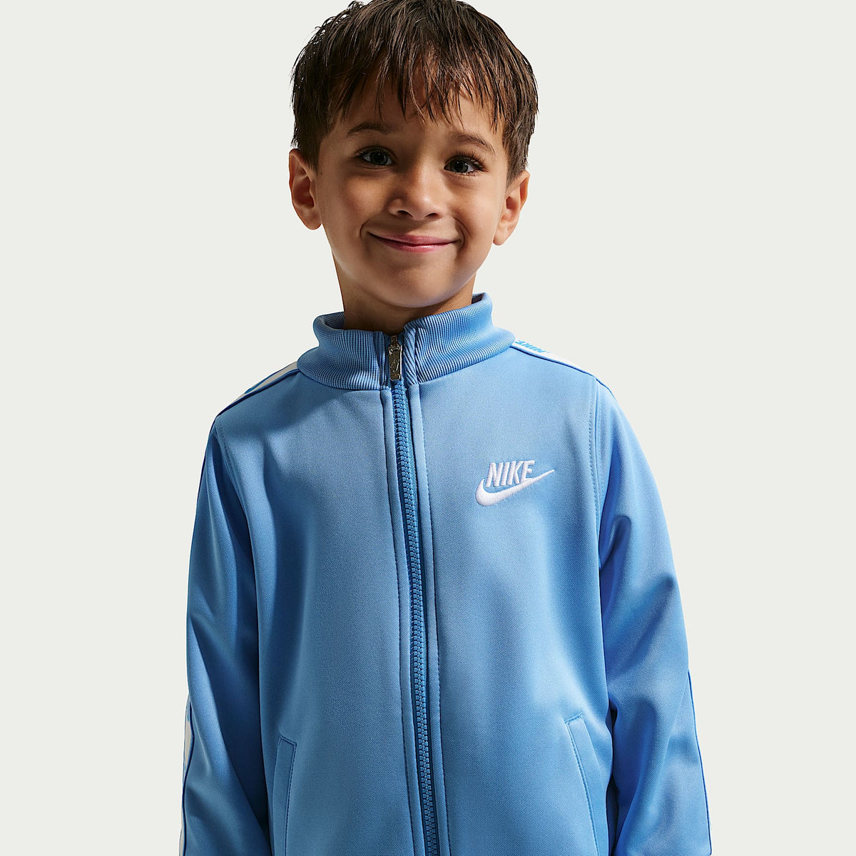 Conjunto de 2 piezas de cierre completo y cinta con logotipos para niños talla pequeña Nike Dri-FIT – Azul – vista 2