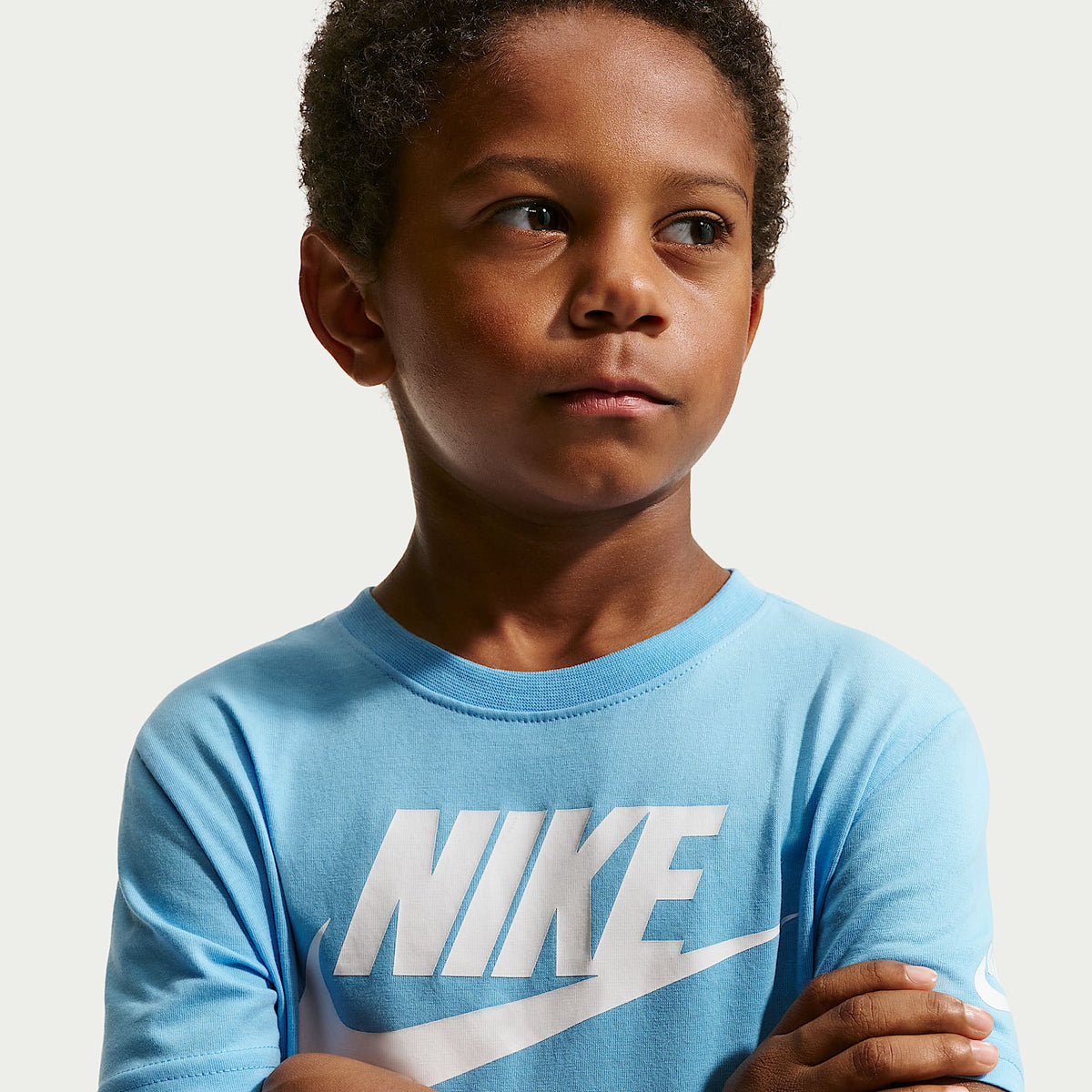 Playera Futura Evergreen para niños talla pequeña Nike – Azul fútbol – vista 3
