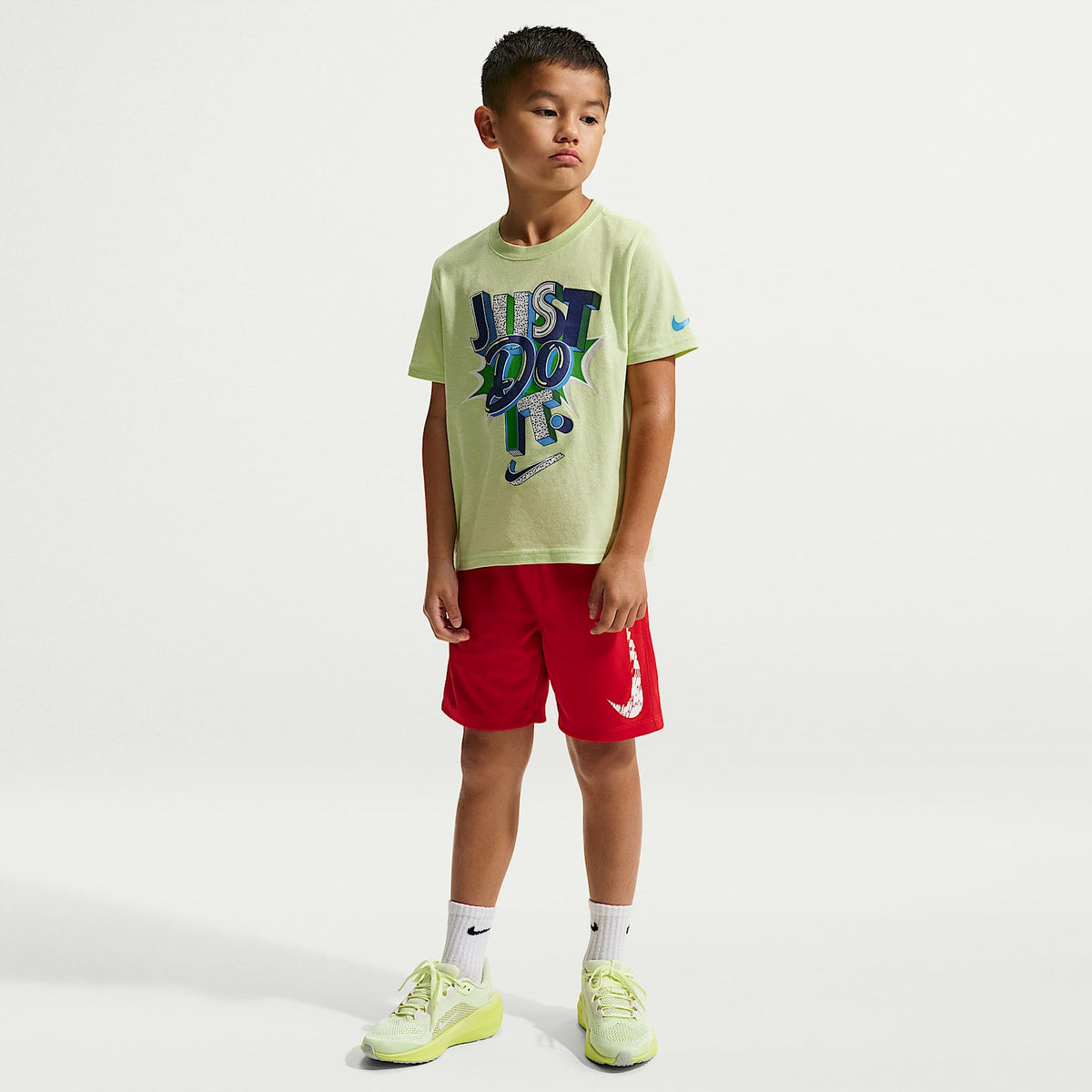 Playera Futura Icon para niños talla pequeña Nike – Verde – vista 4