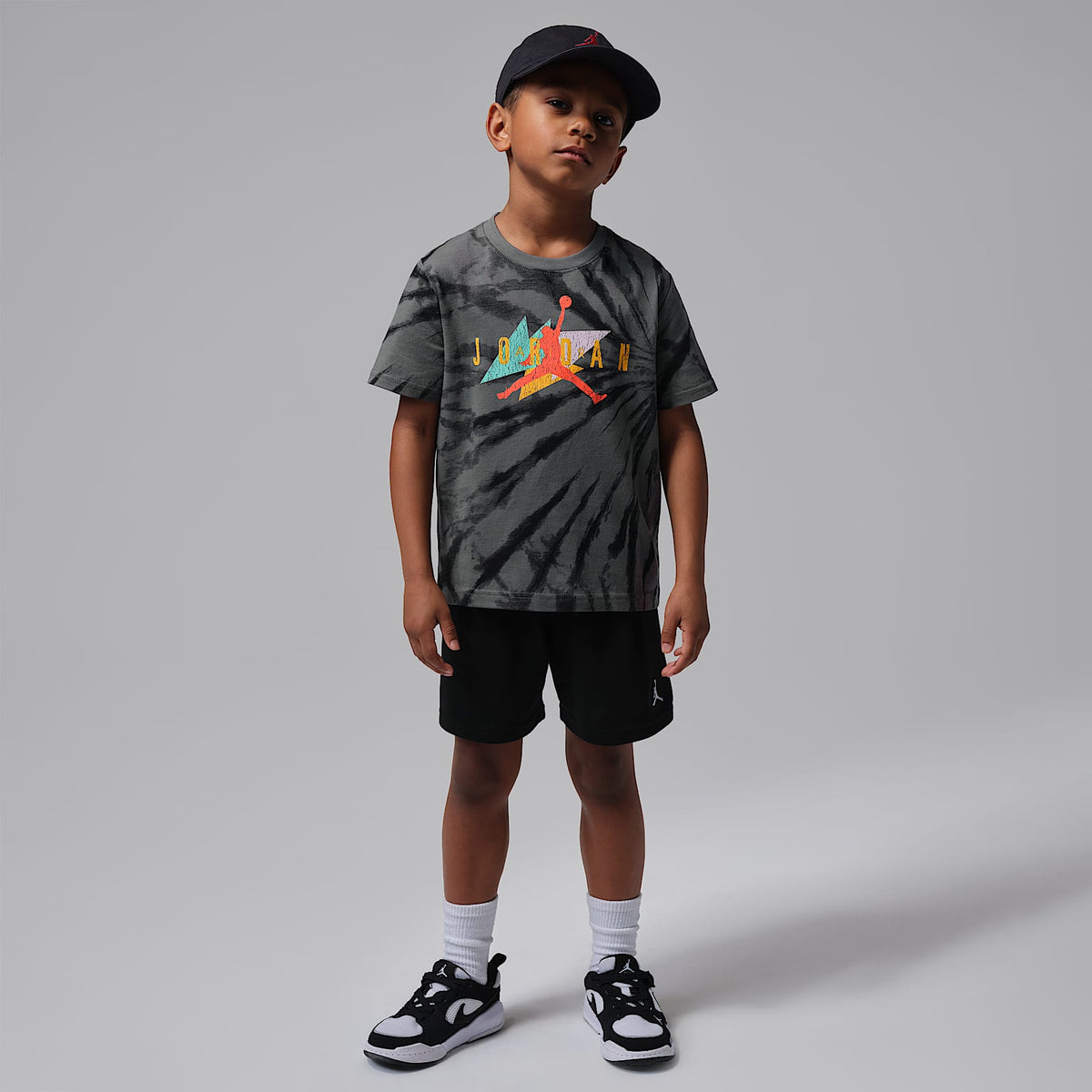 Playera tie-dye Geo para niños talla pequeña Jordan – Gris hierro – vista 5