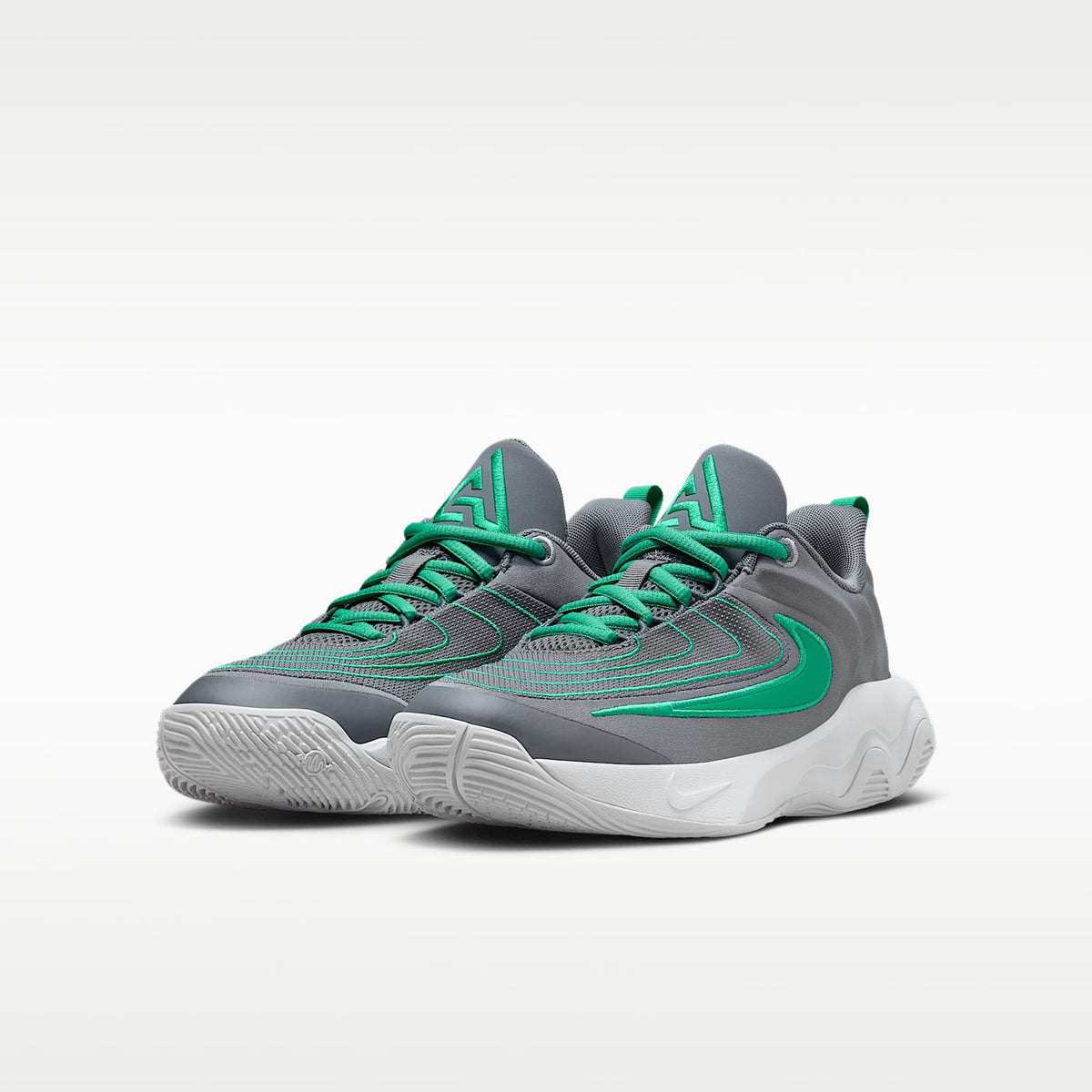 Giannis Immortality 4 – Gris humo/Gris lobo/Gris humo oscuro/Verde estadio – vista 5