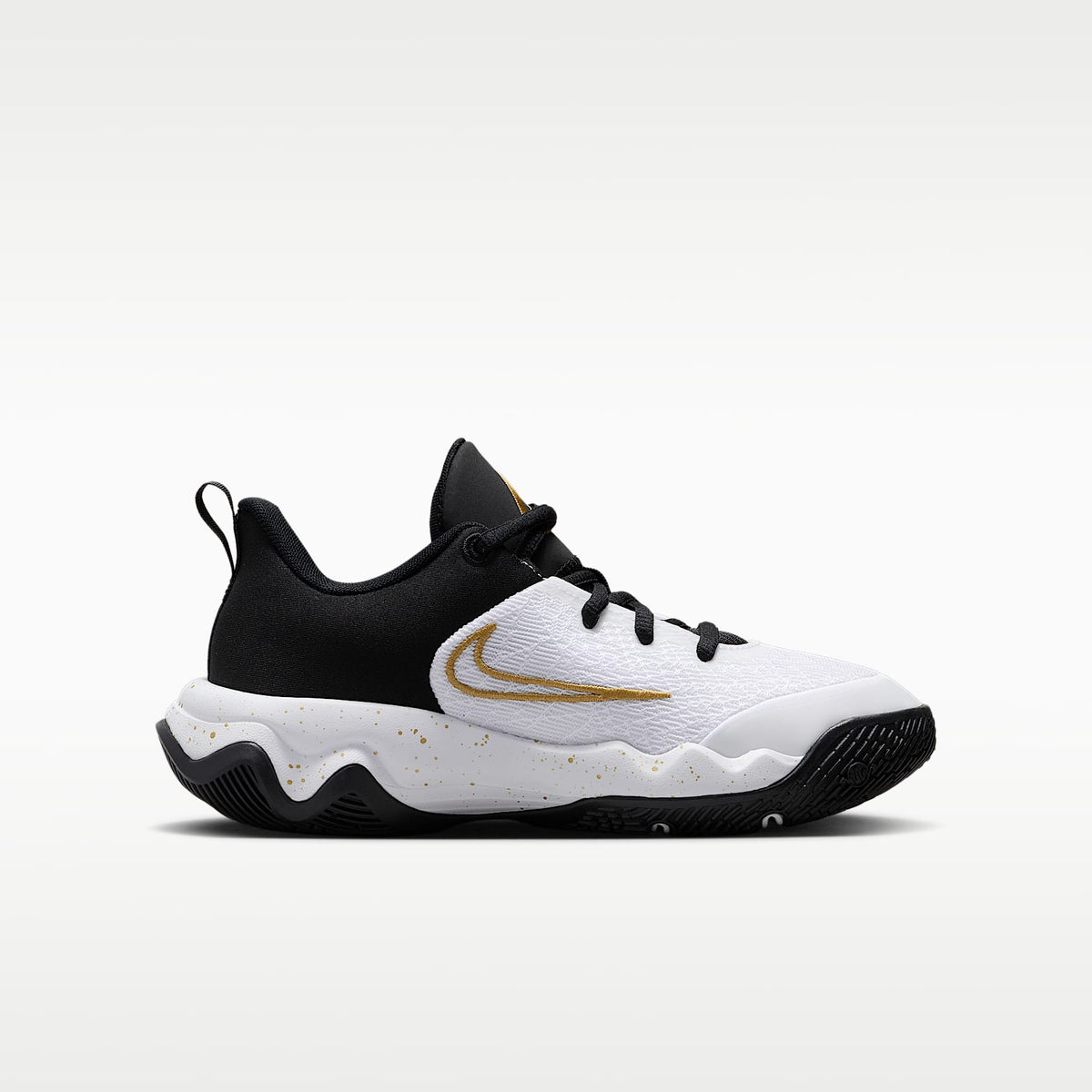 Giannis Immortality 4 – Negro/Blanco/Oro metalizado – vista 3