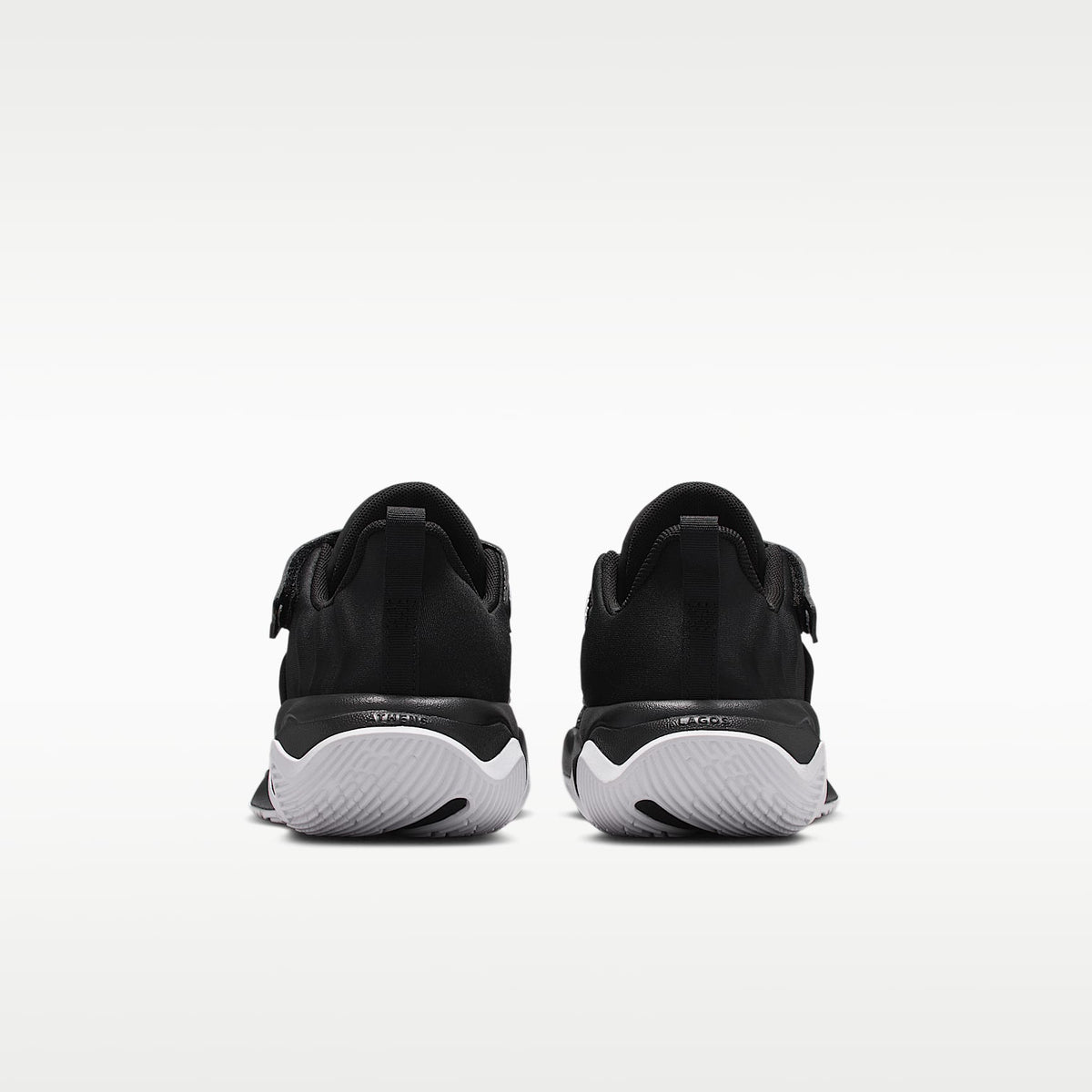 Giannis Immortality 4 – Negro/Gris lobo/Blanco – vista 6