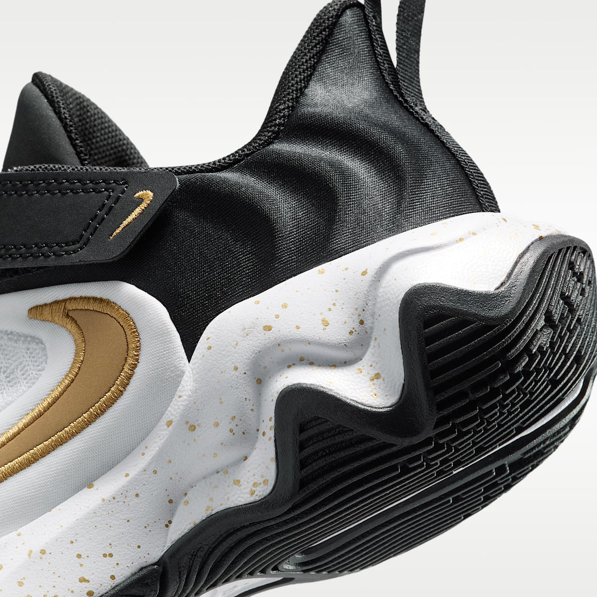 Giannis Immortality 4 – Negro/Blanco/Oro metalizado – vista 8