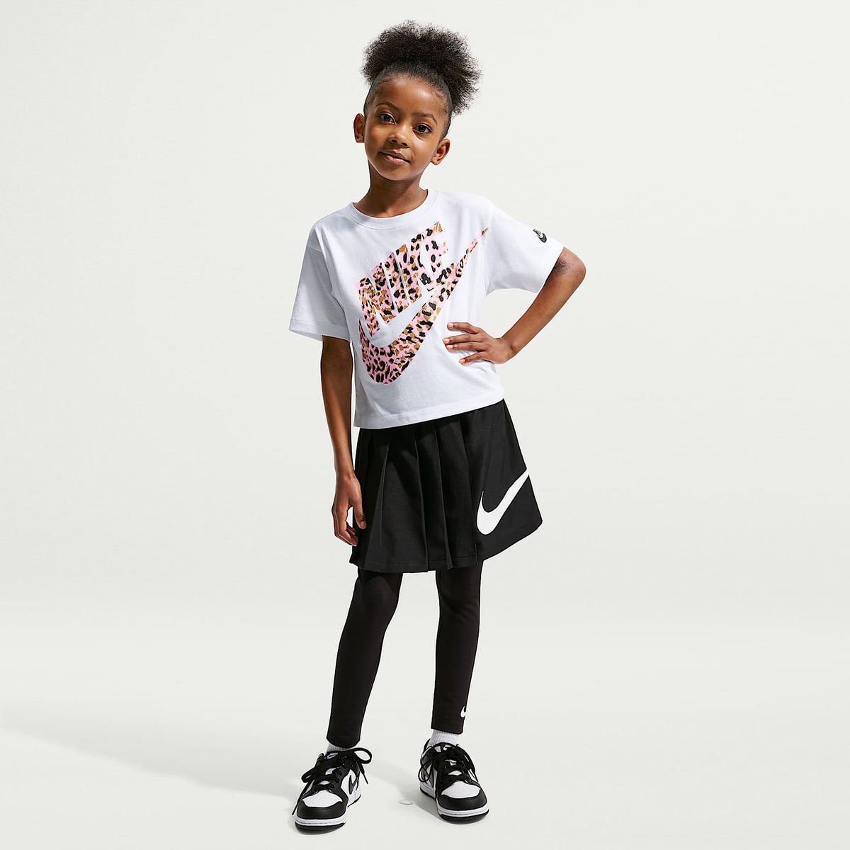 Playera con estampado animal print para niños talla pequeña Nike – Blanco – vista 4