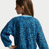 Conjunto de sudadera de cuello redondo estampada y falda para niñas talla pequeña Nike – Azul fútbol – vista 3