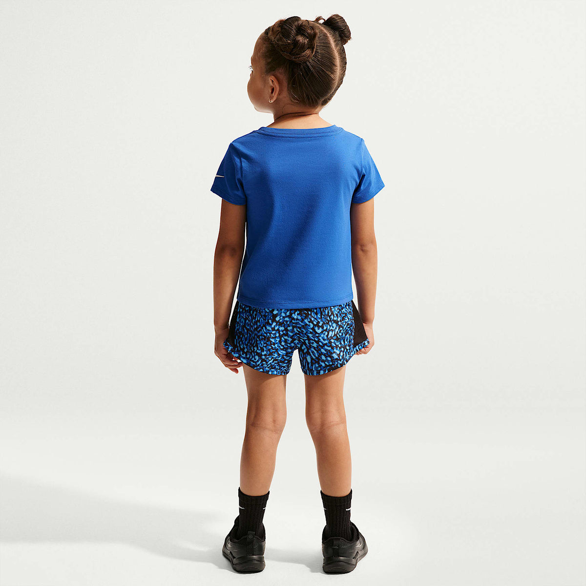 Conjunto de dos piezas infantil con shorts Nike Dri-FIT Tempo estampados – Royal juego – vista 7