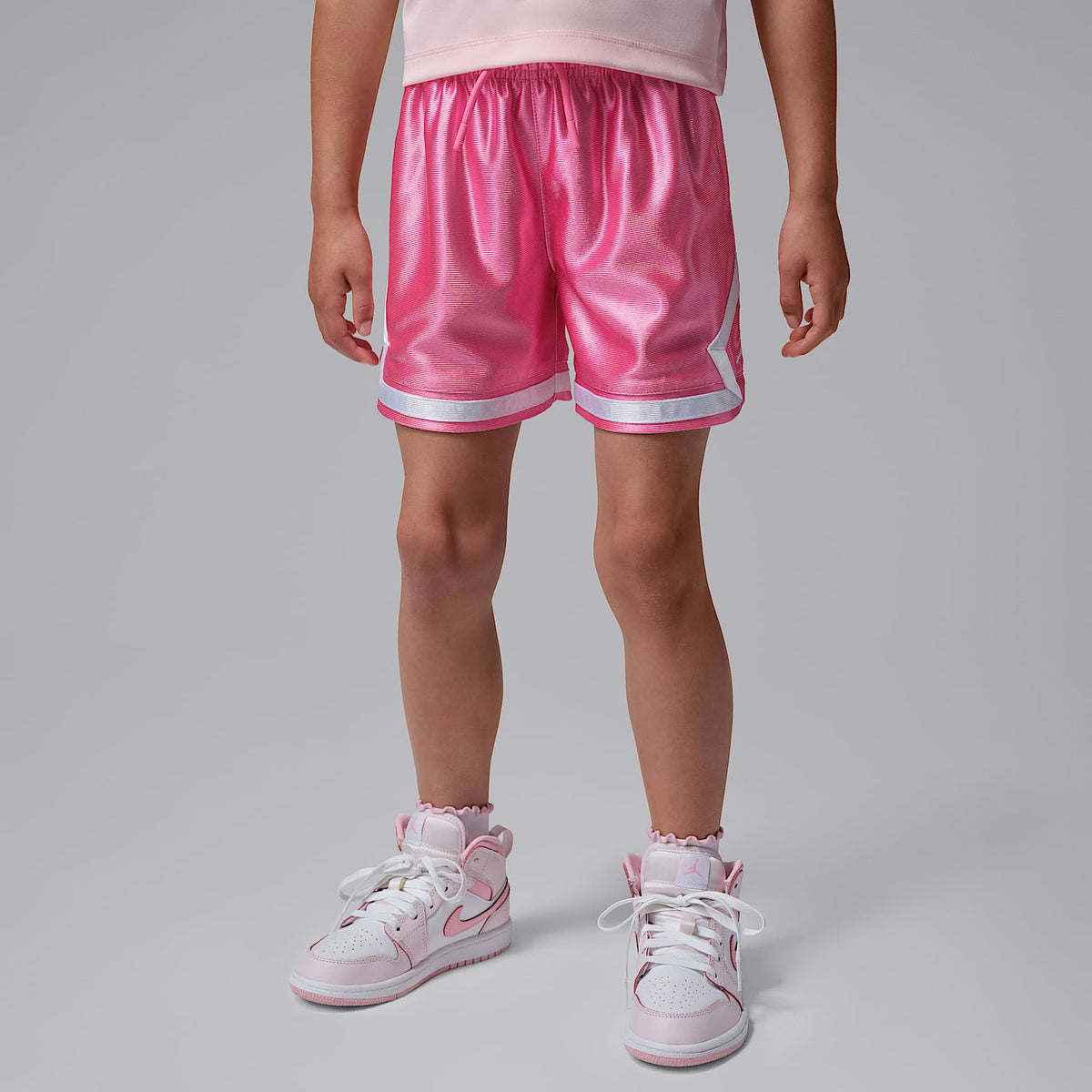 Shorts Durasheen Diamond para niños talla pequeña Jordan – Rosa gimnasio – vista 1