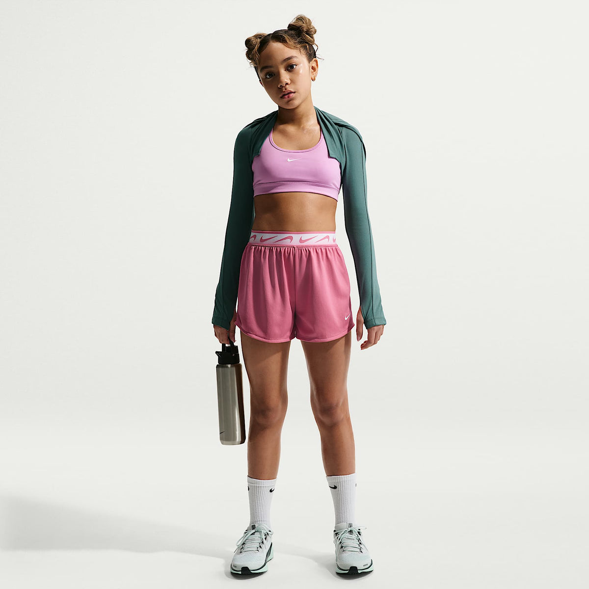 Shorts de correr Nike Dash Dri-FIT para niña talla grande – Peonía/Rosa suave medio/Blanco – vista 1