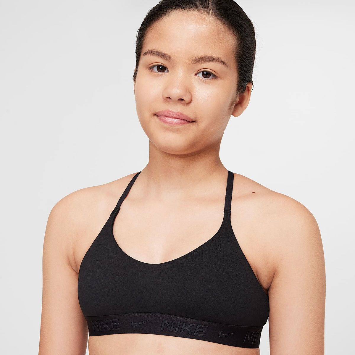 Bra deportivo para niña Nike Indy – Negro/Negro – vista 3