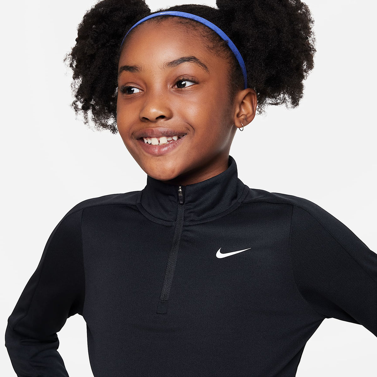 Playera de manga larga Dri-FIT con cierre de 1/4 para niña Nike – Negro/Blanco – vista 3