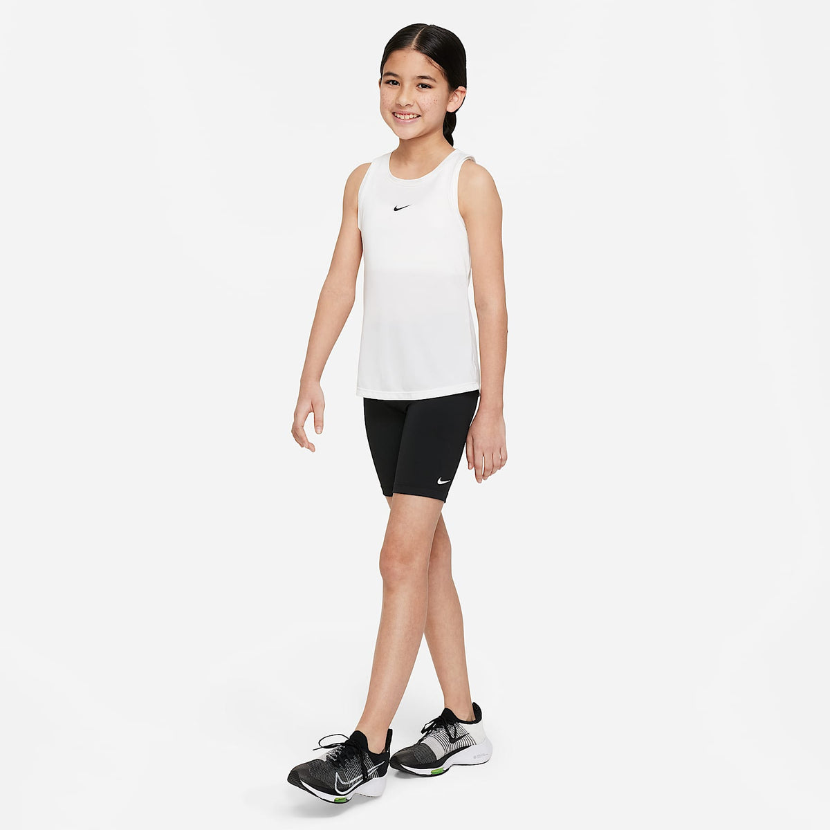 Shorts de ciclismo Dri-FIT para niña talla grande Nike One – Negro/Blanco – vista 6