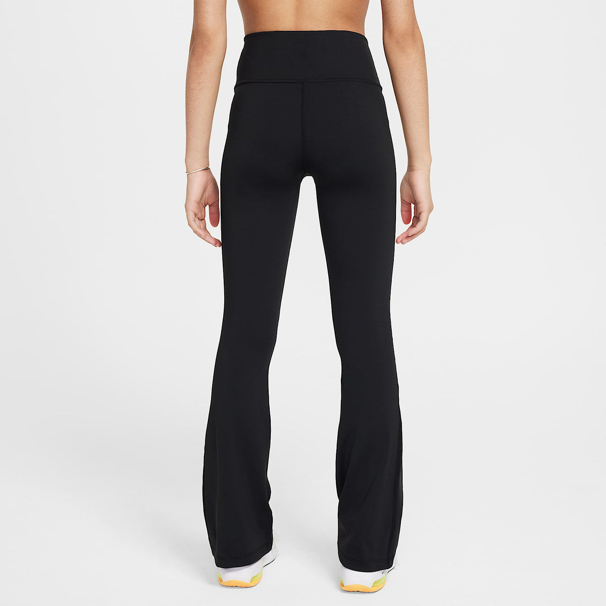 Leggings Dri-FIT acampanados para niña Nike One – Negro/Blanco – vista 2
