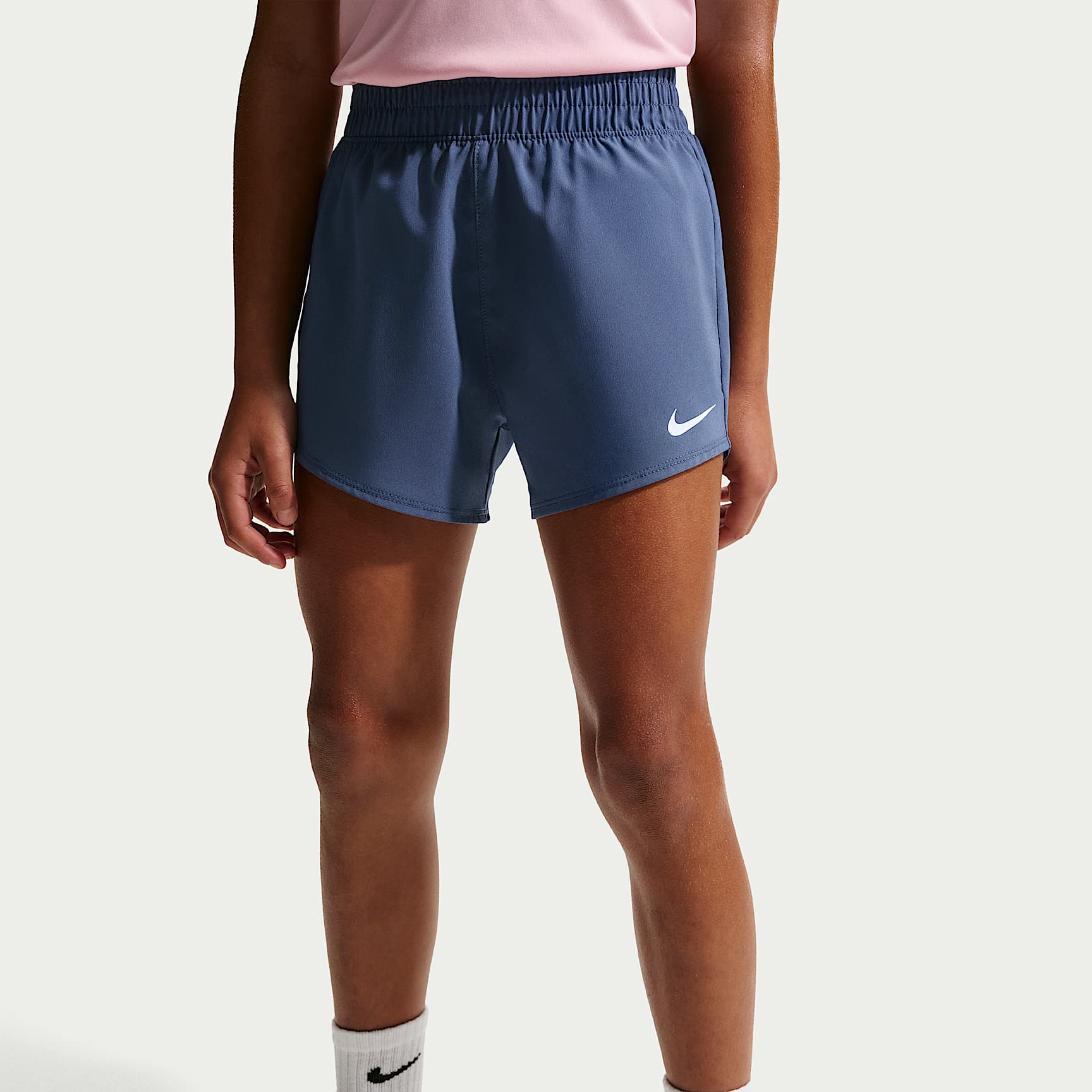 Shorts de tejido Woven Dri-FIT One para niños talla pequeña Nike – Azul – vista 2