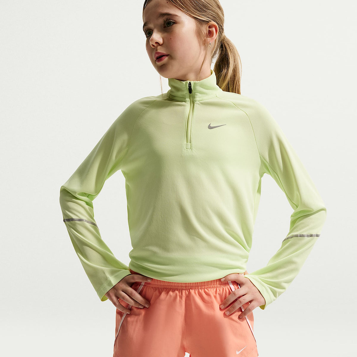 Shorts de running para niña talla grande Nike Dri-FIT Sprinter – Ágata melocotón/Blanco – vista 4