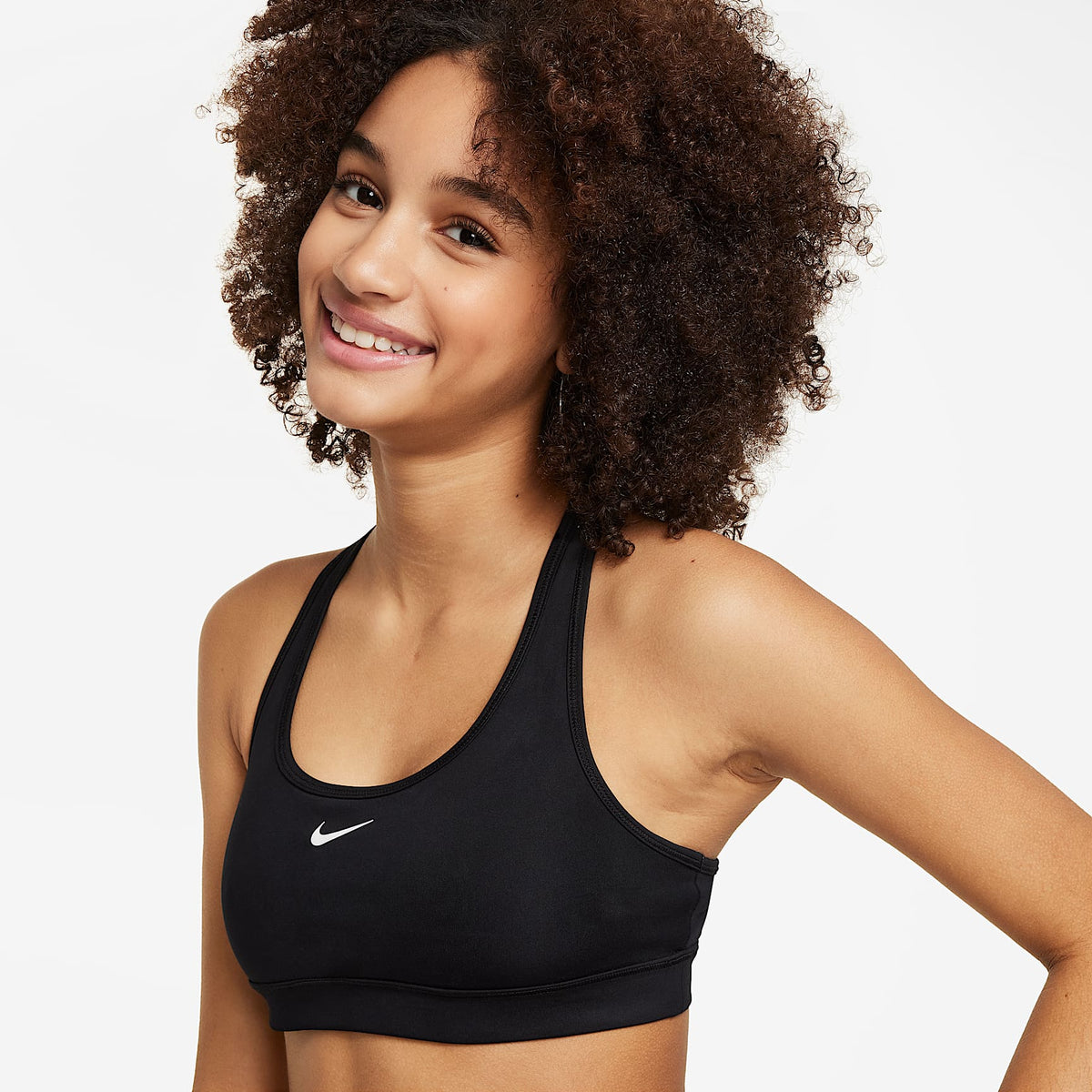 Bra deportivo para niña Nike Swoosh – Negro/Blanco – vista 3