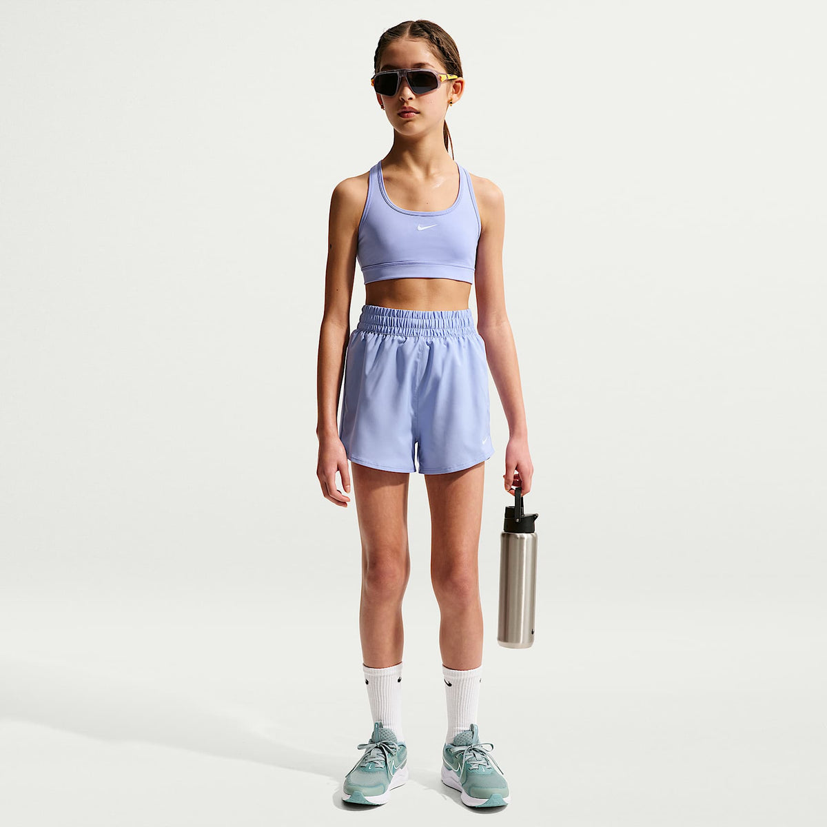 Bra deportivo para niña Nike Swoosh – Cardo claro/Blanco – vista 4