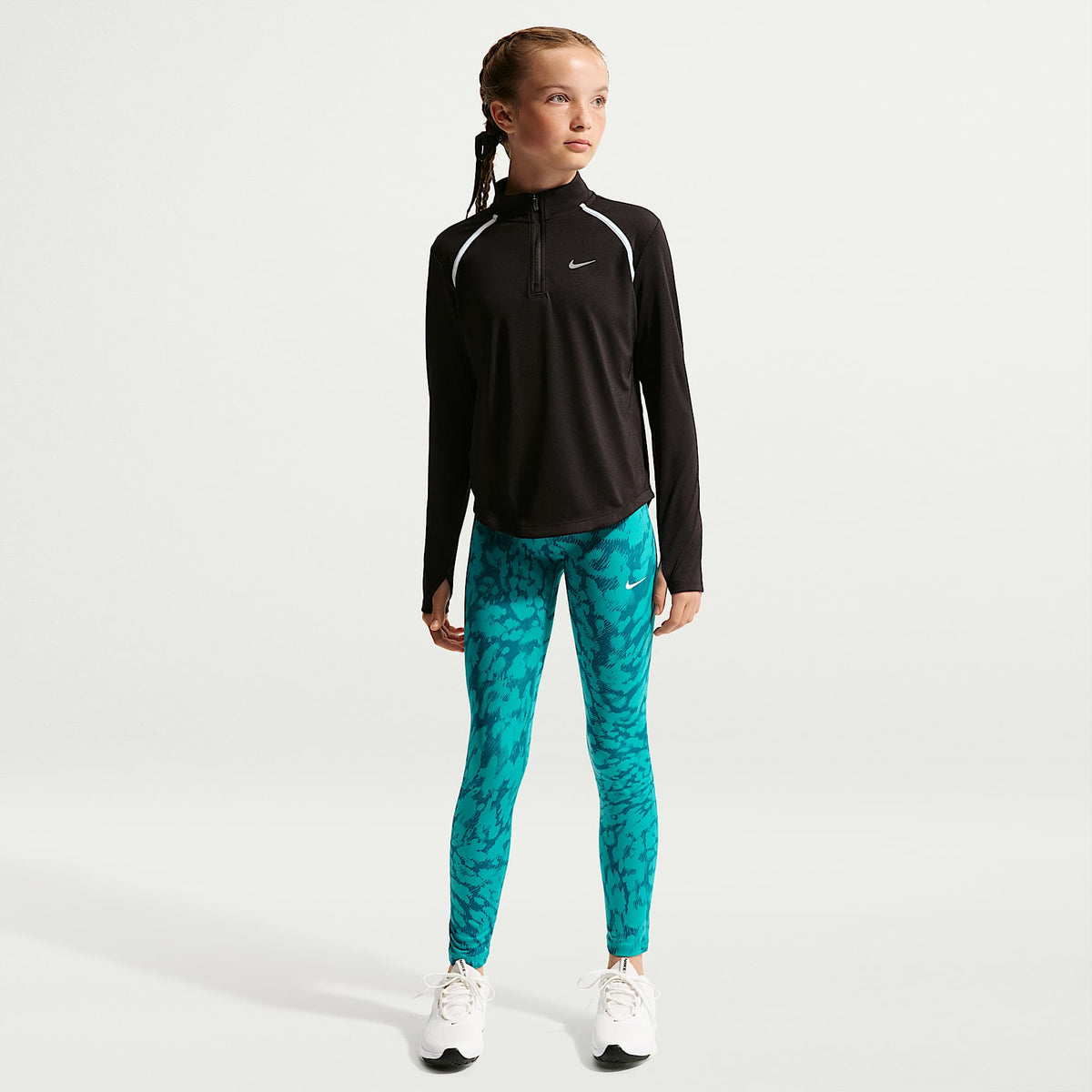 Playera de manga larga Dri-FIT de medio cierre para niña talla grande Nike Tempo – Negro/Negro/Blanco – vista 4