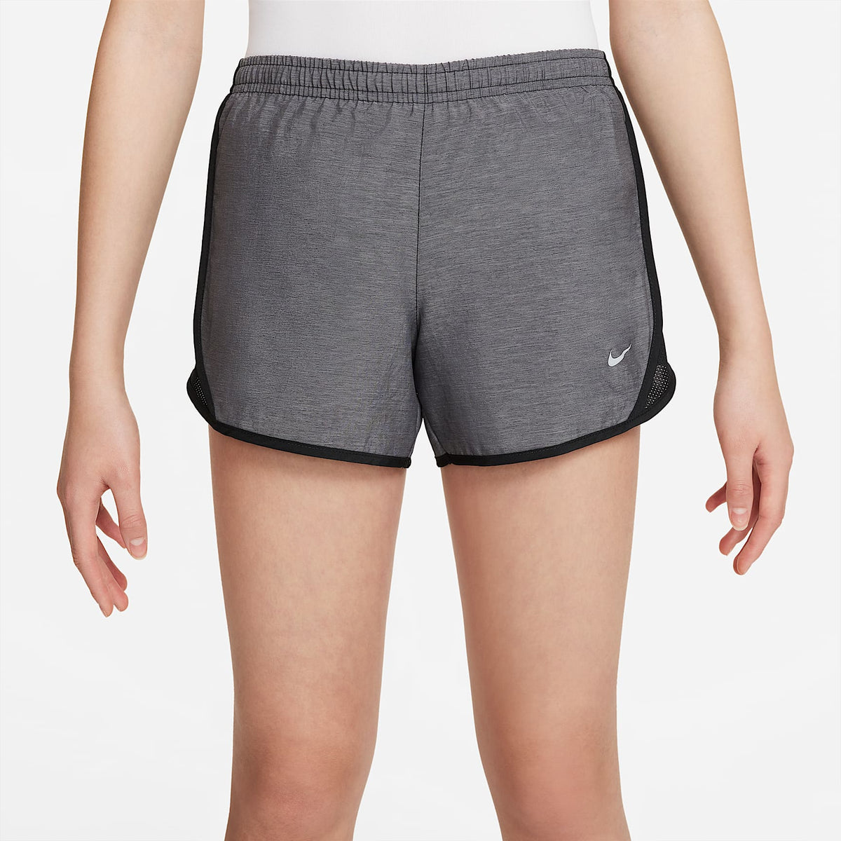 Shorts de correr Dri-FIT para niña talla grande Nike Tempo – Negro jaspeado/Jaspeado/Negro/Gris lobo – vista 2