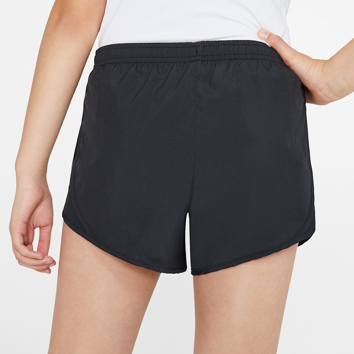 Shorts de correr Dri-FIT para niña talla grande Nike Tempo – Negro/Negro/Negro/Blanco – vista 2