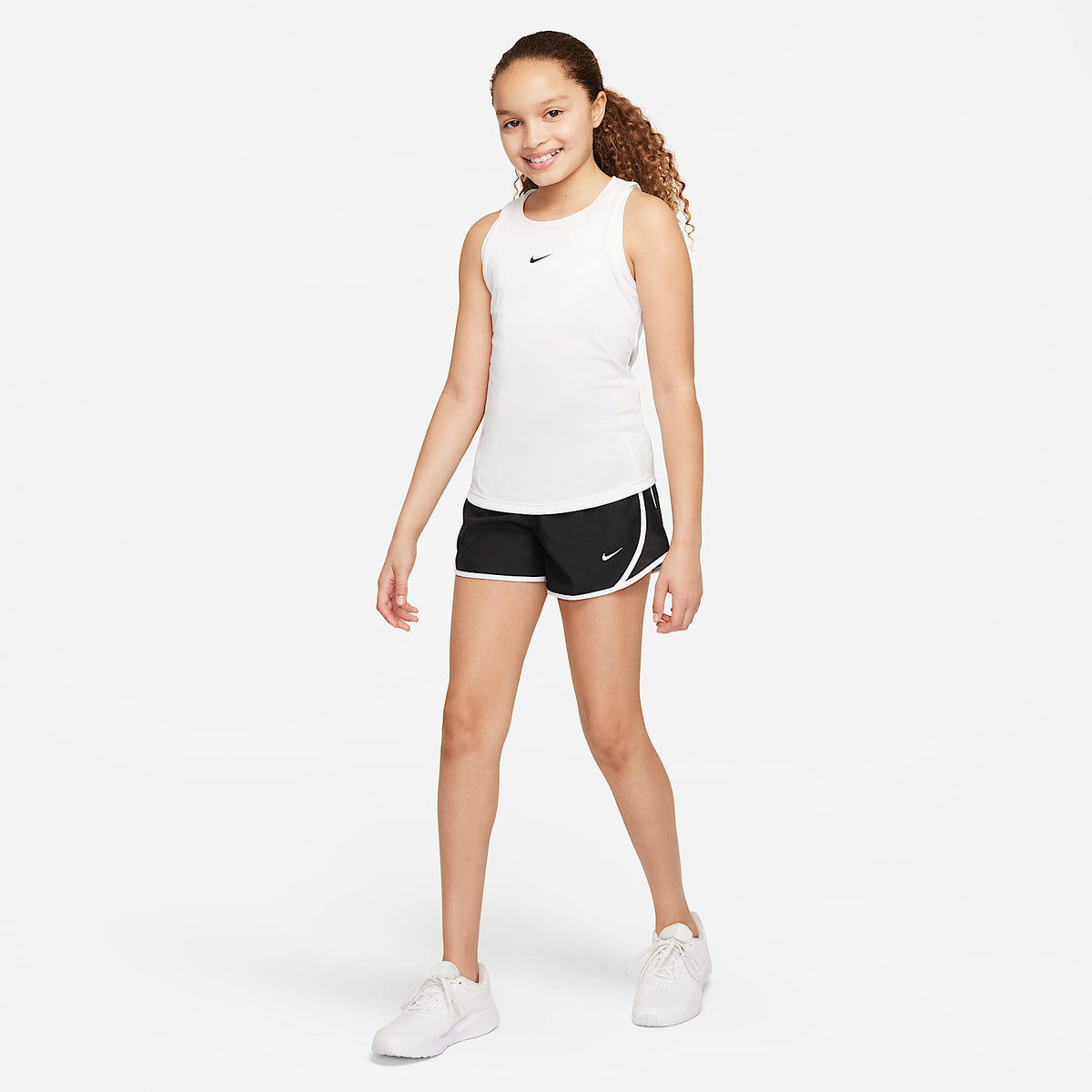 Shorts de correr Dri-FIT para niña talla grande Nike Tempo – Negro/Negro/Blanco/Blanco – vista 6