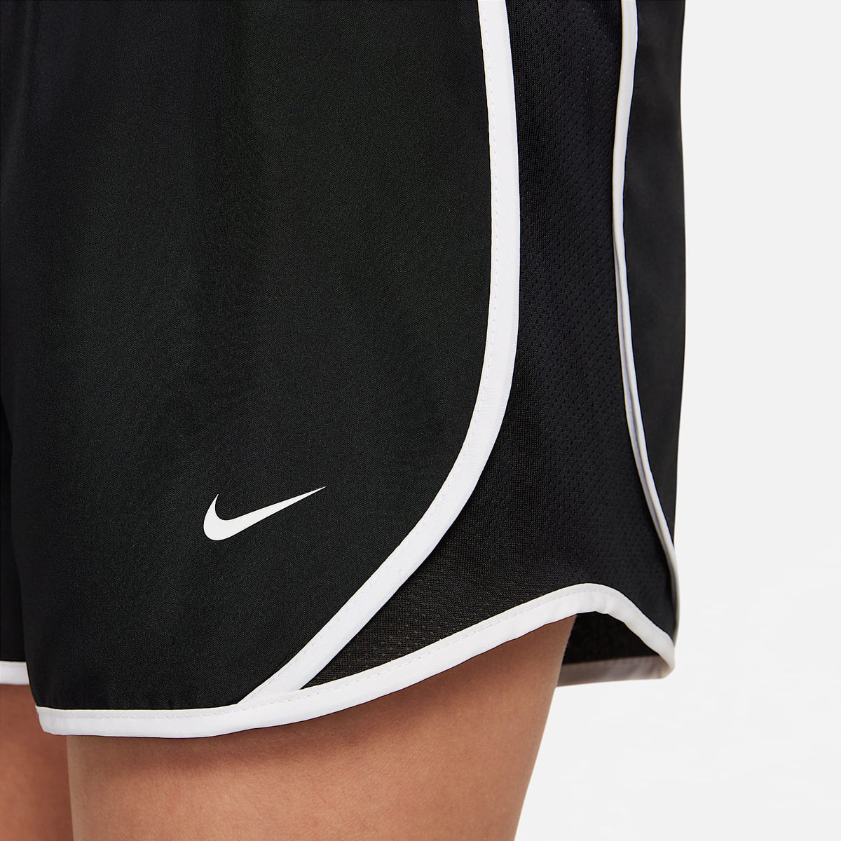 Shorts de correr Dri-FIT para niña talla grande Nike Tempo – Negro/Negro/Blanco/Blanco – vista 5
