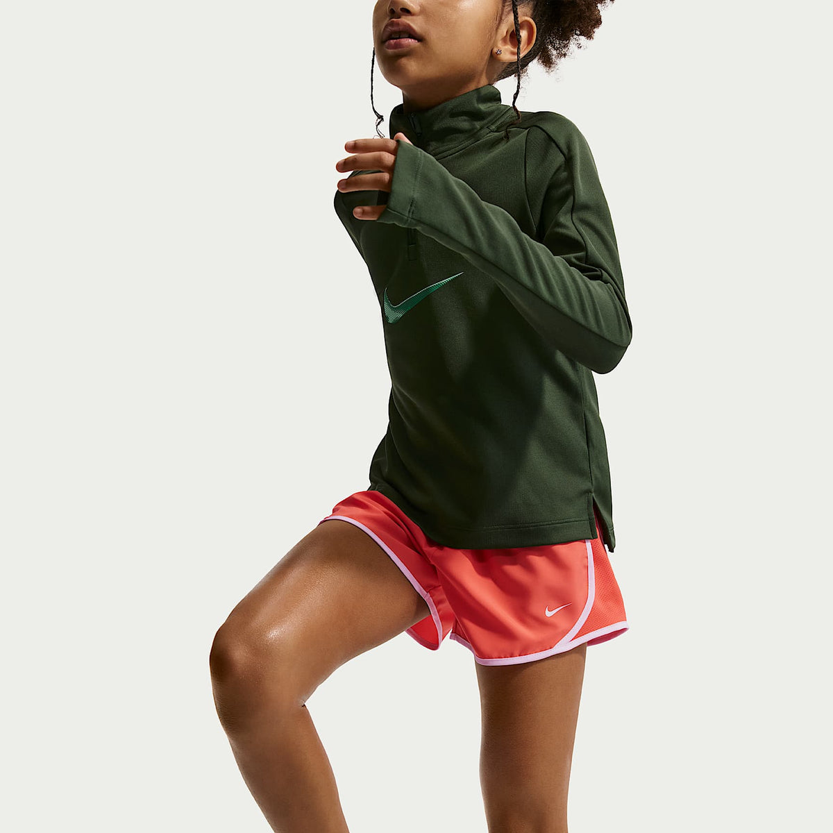 Shorts de correr Dri-FIT para niña talla grande Nike Tempo – Naranja césped/Naranja césped/Blanco/Blanco – vista 4
