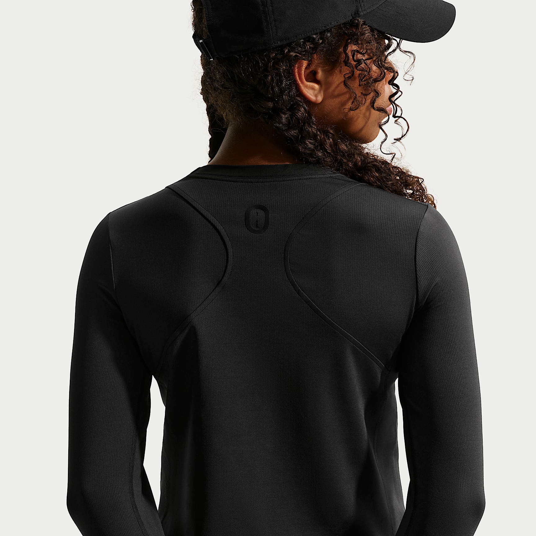 Playera de manga larga acanalada Dri-FIT para niña Nike Mavn – Negro/Negro/Negro – vista 2