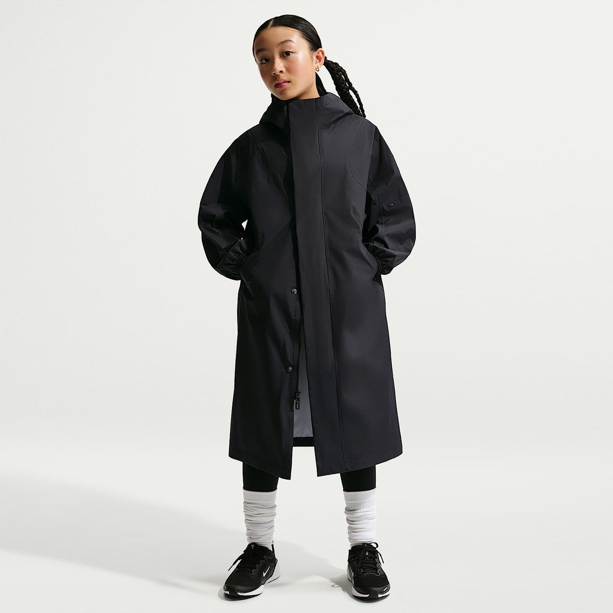 Chamarra para la lluvia Storm-FIT ADV para niña Nike MAVN – Negro/Negro – vista 4