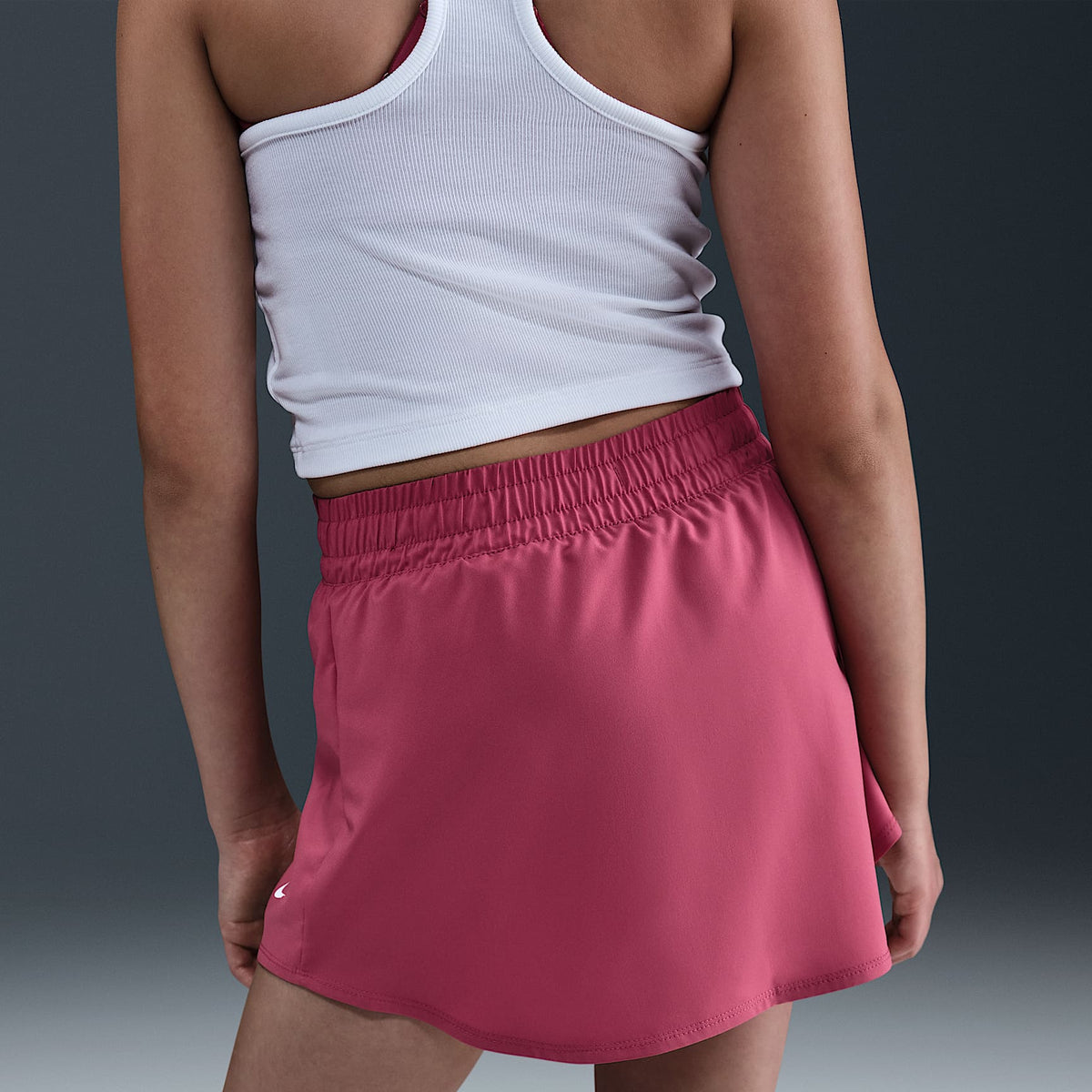 Skort Dri-FIT de tiro alto para niña talla grande Nike One – Remolacha dulce/Blanco – vista 3
